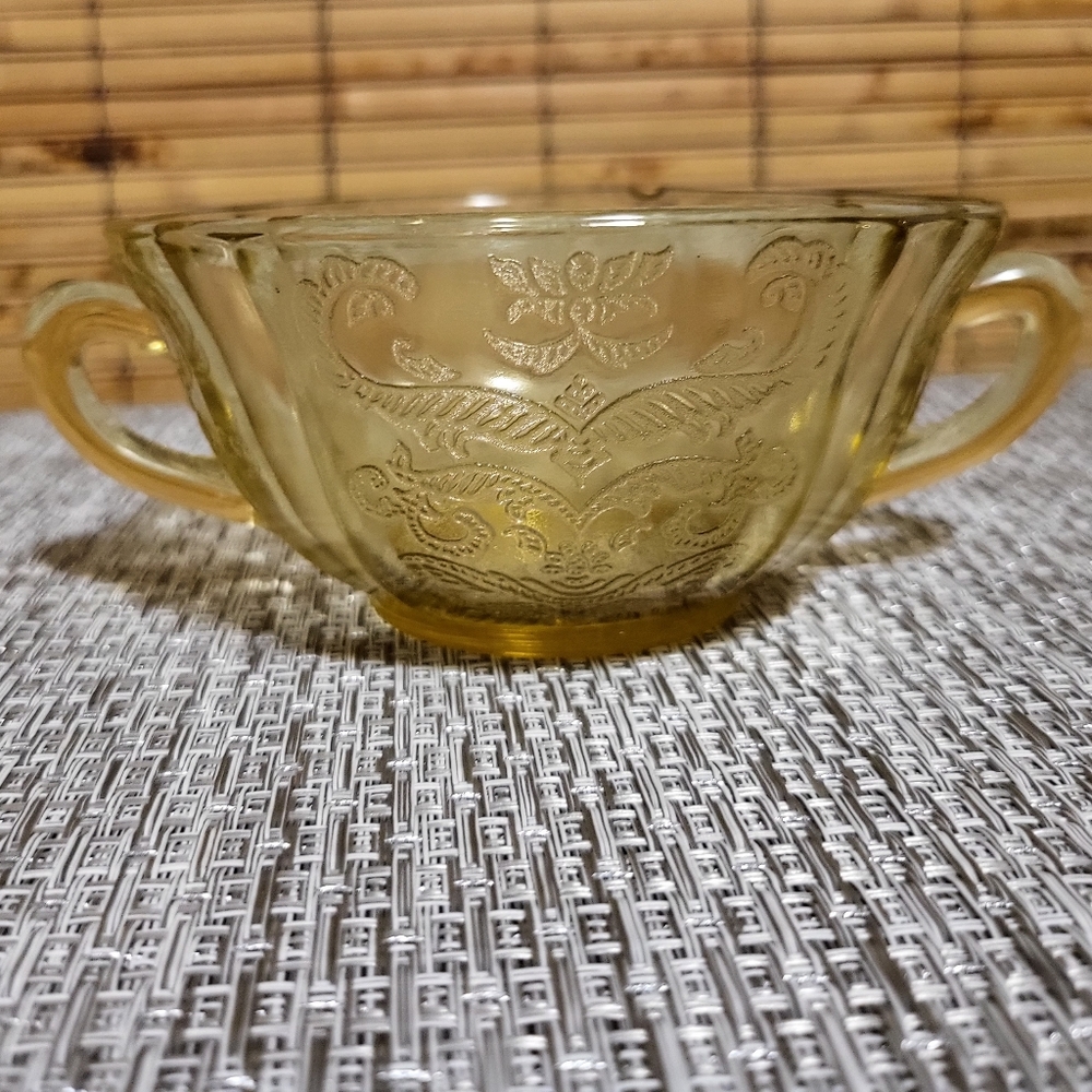 Vtg Federal Glass Dbl Handled Madrid Cream Soup Bowl